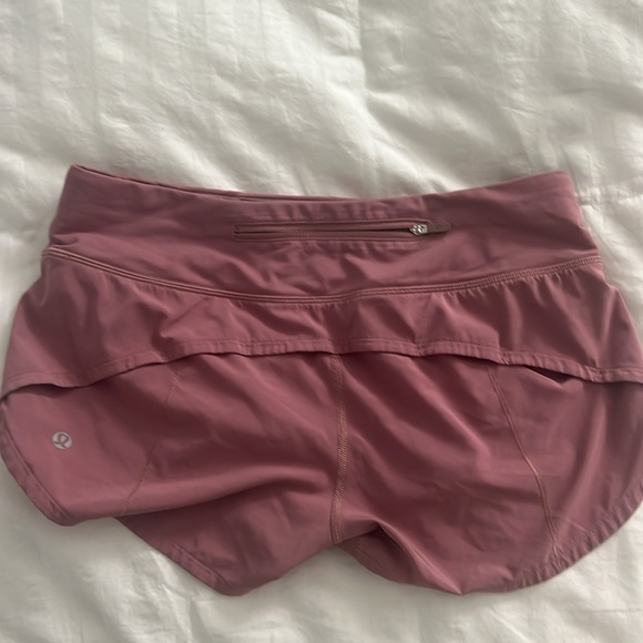 Lululemon Hotty Hot low rise size 4 short in Pink - Picture 2 of 2
